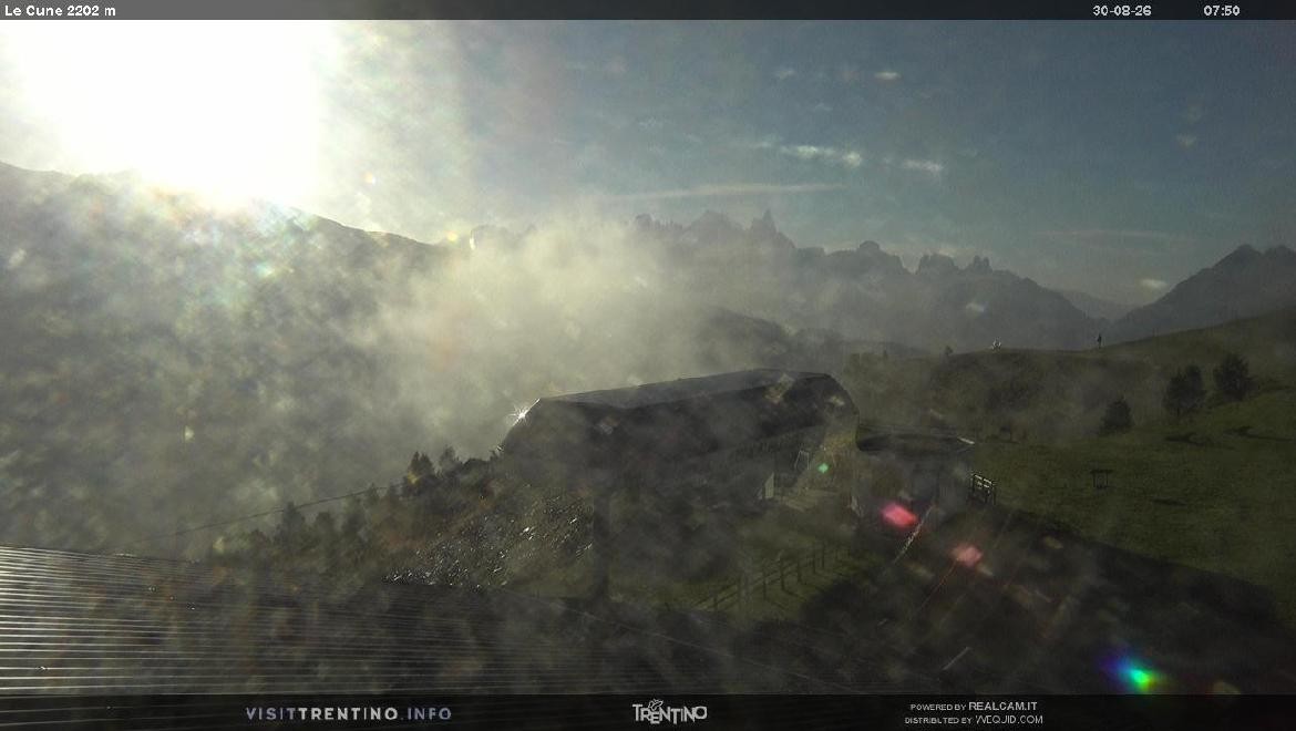 Archived image Webcam mountain station Le Cune, Trentino