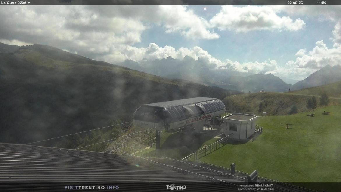 Archived image Webcam mountain station Le Cune, Trentino