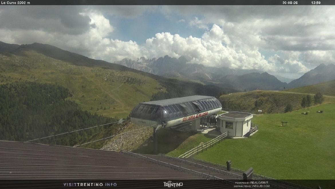 Archived image Webcam mountain station Le Cune, Trentino