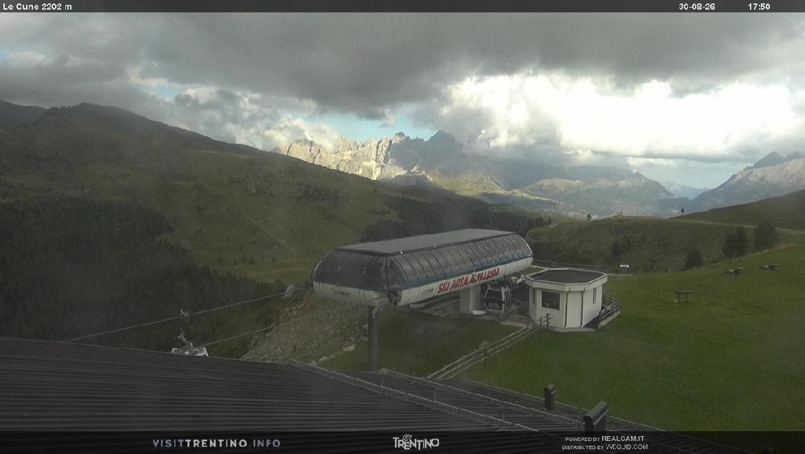 Archived image Webcam mountain station Le Cune, Trentino