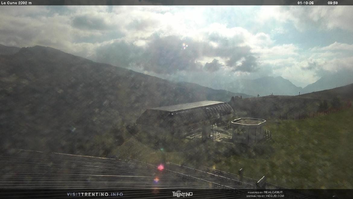 Archived image Webcam mountain station Le Cune, Trentino