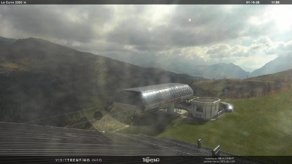 Archived image Webcam mountain station Le Cune, Trentino