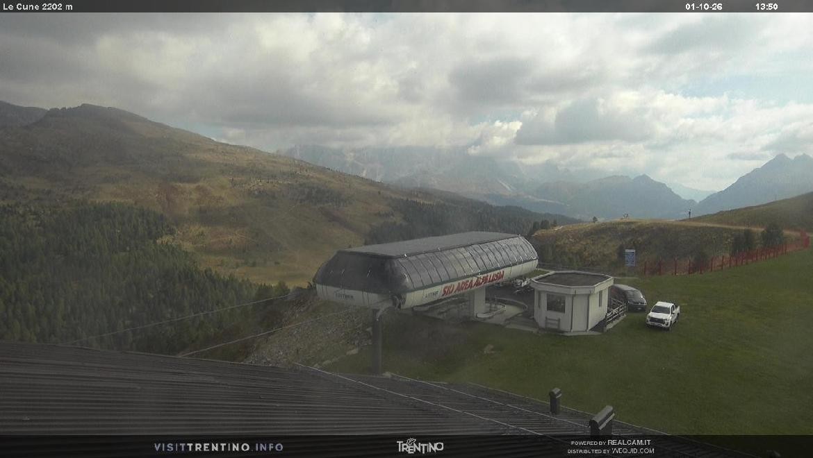 Archived image Webcam mountain station Le Cune, Trentino