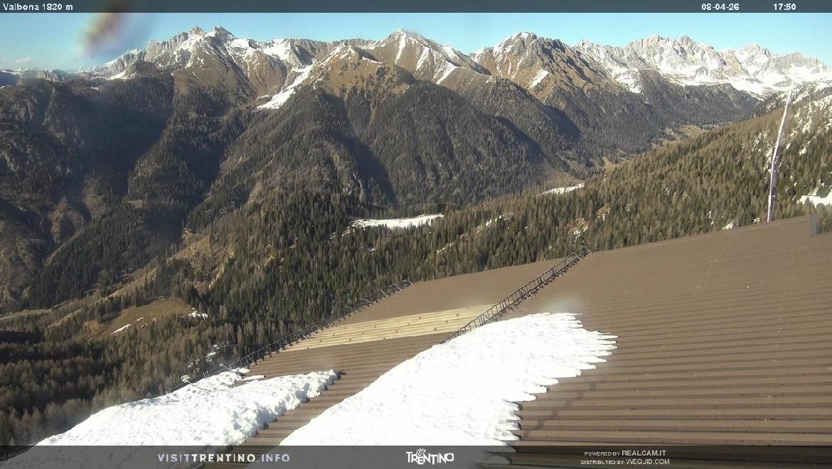 Archived image Webcam middle station alp Lusia, Trentino