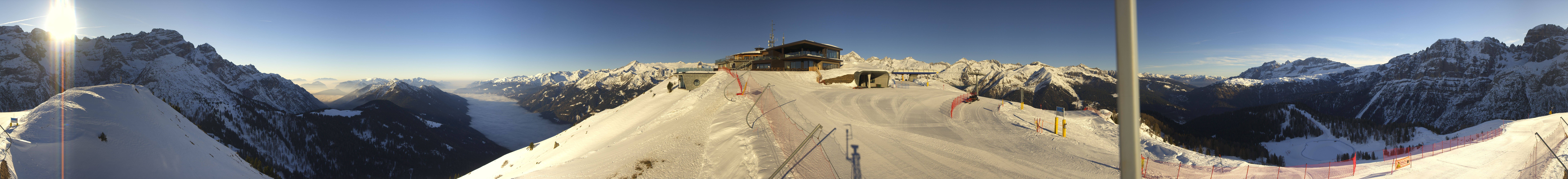 Archiv Foto Webcam Pinzolo: Doss del Sabion Bergstation