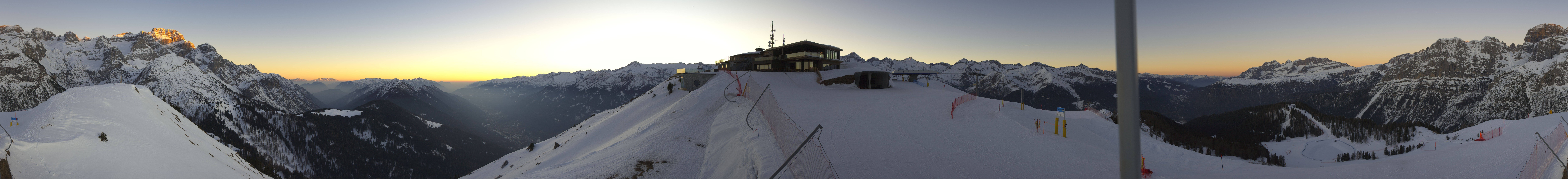 Archiv Foto Webcam Pinzolo: Doss del Sabion Bergstation