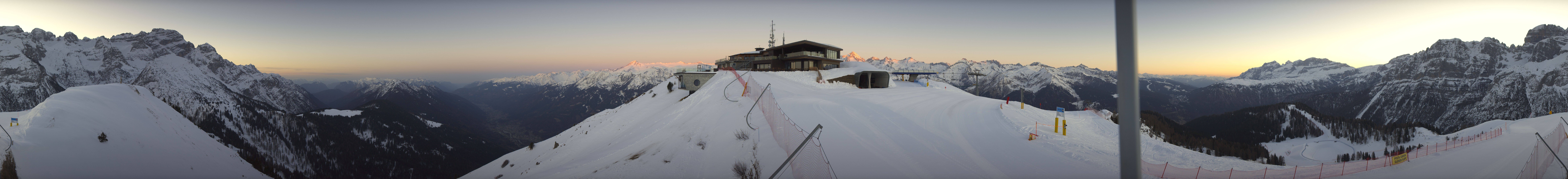Archiv Foto Webcam Pinzolo: Doss del Sabion Bergstation