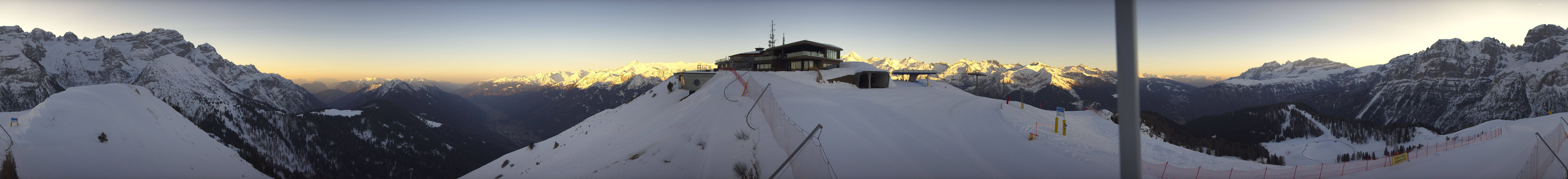 Archiv Foto Webcam Pinzolo: Doss del Sabion Bergstation