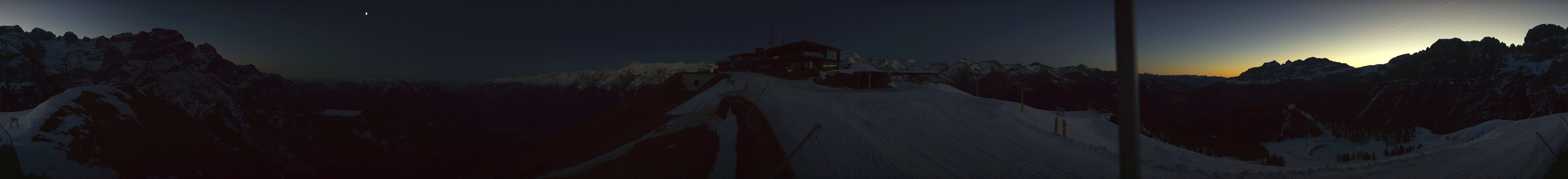 Archiv Foto Webcam Pinzolo: Doss del Sabion Bergstation