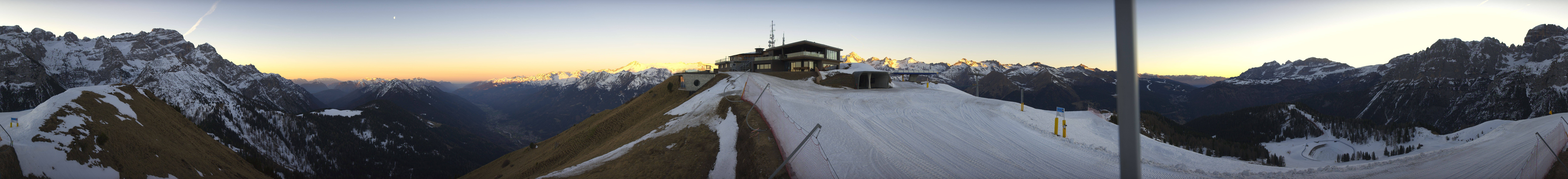 Archiv Foto Webcam Pinzolo: Doss del Sabion Bergstation