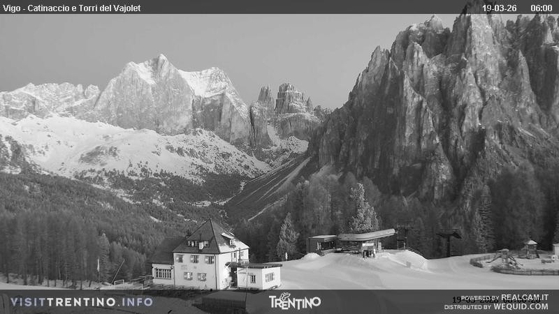 Archived image Webcam Torri del Vajolet - Val di Fassa