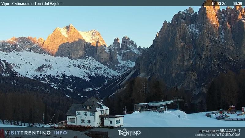 Archived image Webcam Torri del Vajolet - Val di Fassa