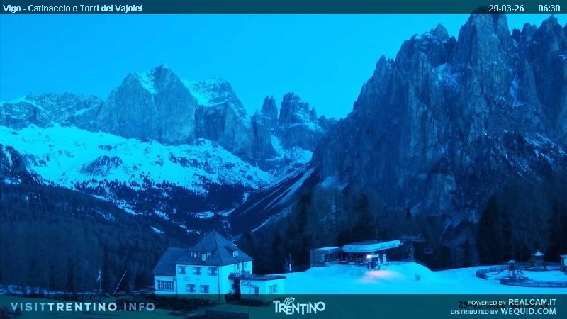 Archived image Webcam Torri del Vajolet - Val di Fassa