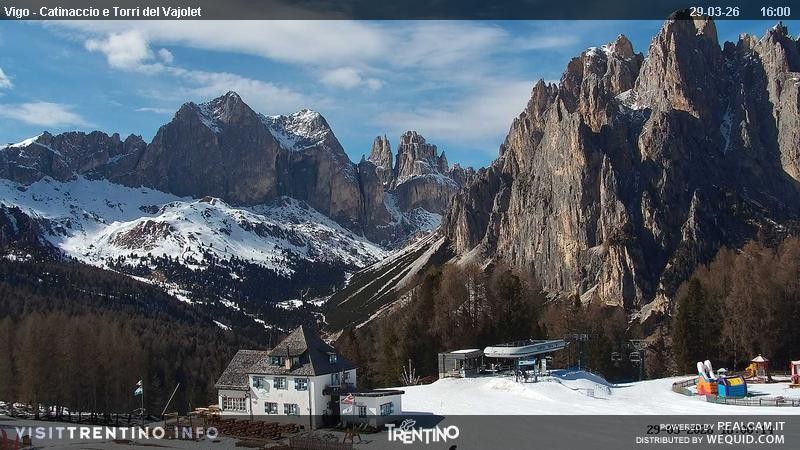Archived image Webcam Torri del Vajolet - Val di Fassa