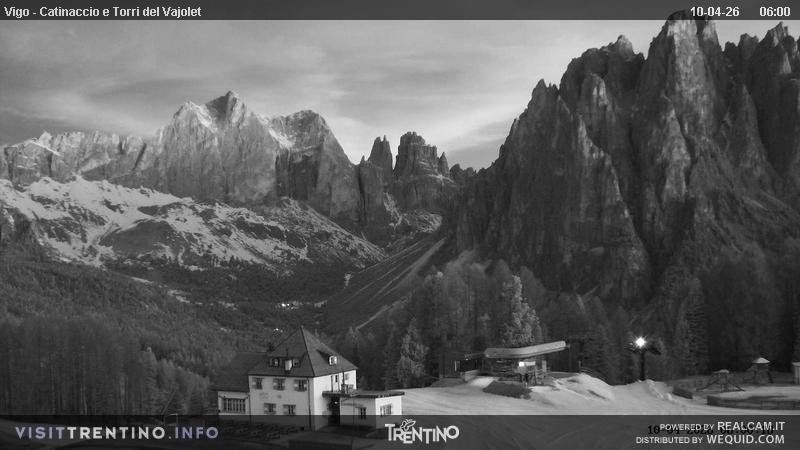 Archiv Foto Webcam Gardeccia-Mulde