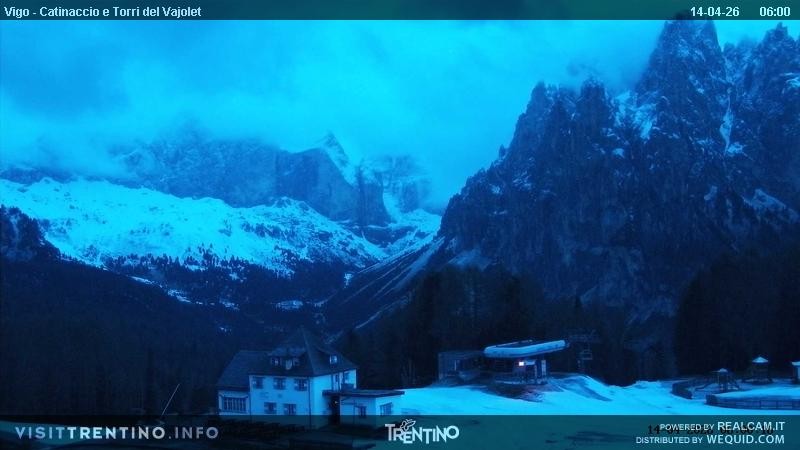 Archived image Webcam Torri del Vajolet - Val di Fassa