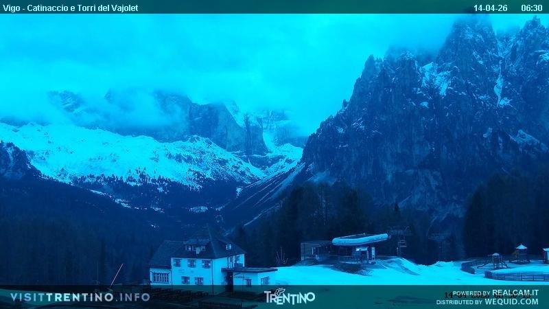Archived image Webcam Torri del Vajolet - Val di Fassa