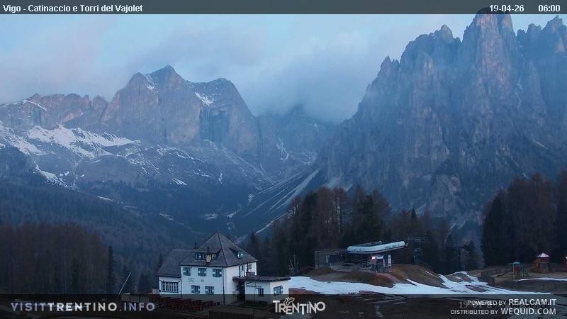 Archiv Foto Webcam Gardeccia-Mulde