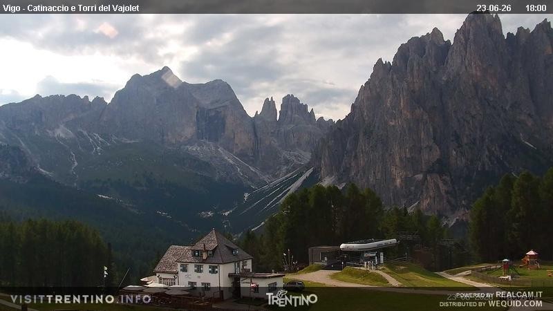 Archiv Foto Webcam Gardeccia-Mulde