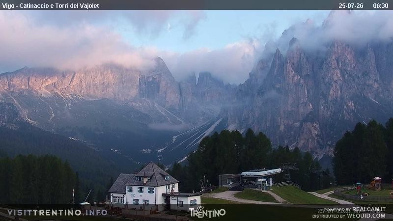 Archiv Foto Webcam Gardeccia-Mulde