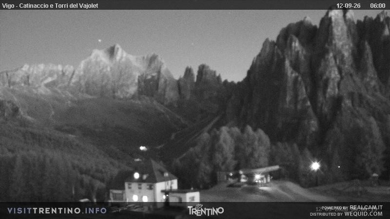 Archived image Webcam Torri del Vajolet - Val di Fassa