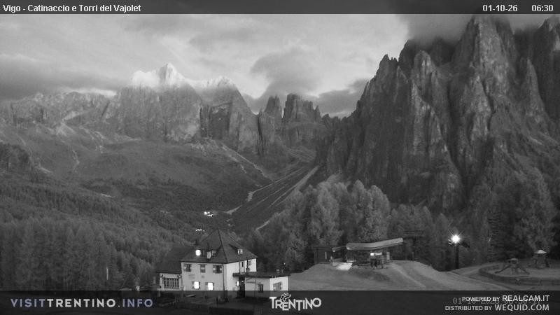 Archived image Webcam Torri del Vajolet - Val di Fassa
