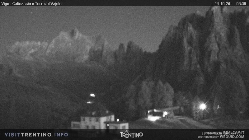 Archived image Webcam Torri del Vajolet - Val di Fassa