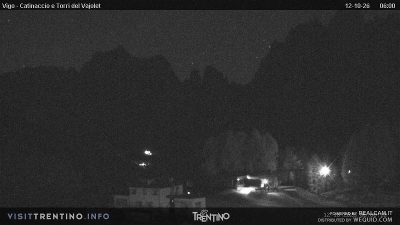 Archived image Webcam Torri del Vajolet - Val di Fassa