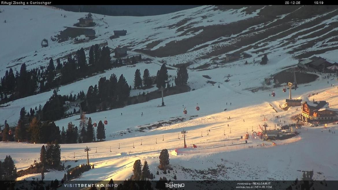 Archiv Foto Webcam Berghütten Rifugi und Zisch