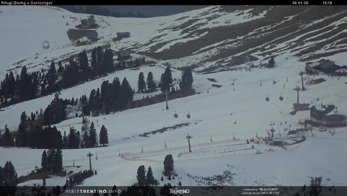 Archived image Webcam Val di Fiemme Rifugi Zisch