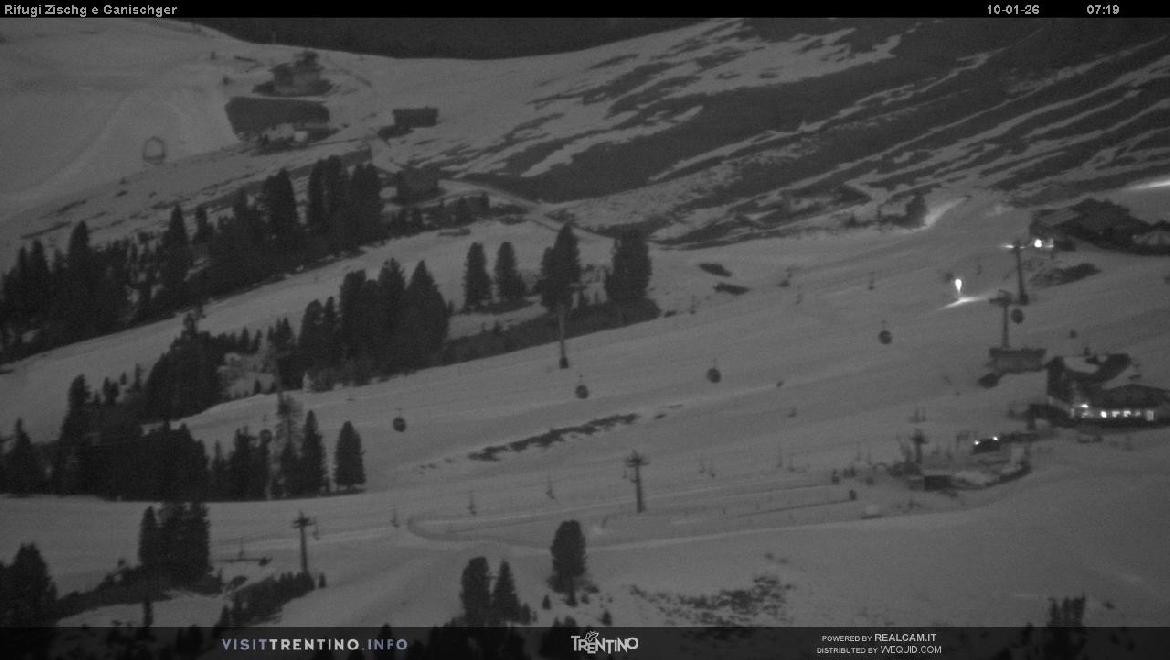 Archived image Webcam Val di Fiemme Rifugi Zisch