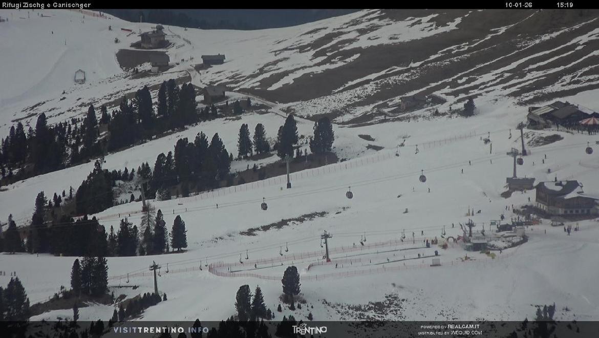 Archived image Webcam Val di Fiemme Rifugi Zisch