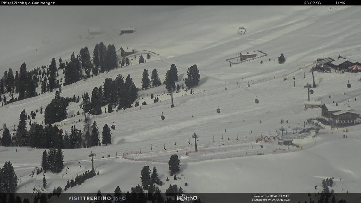Archived image Webcam Val di Fiemme Rifugi Zisch