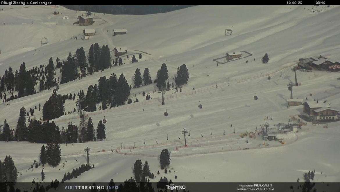 Archived image Webcam Val di Fiemme Rifugi Zisch