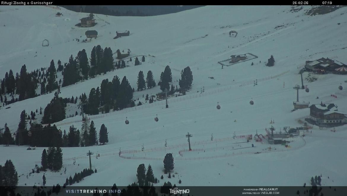 Archived image Webcam Val di Fiemme Rifugi Zisch