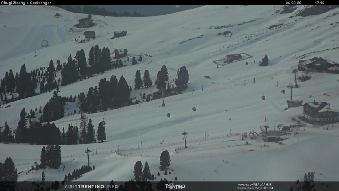 Archived image Webcam Val di Fiemme Rifugi Zisch