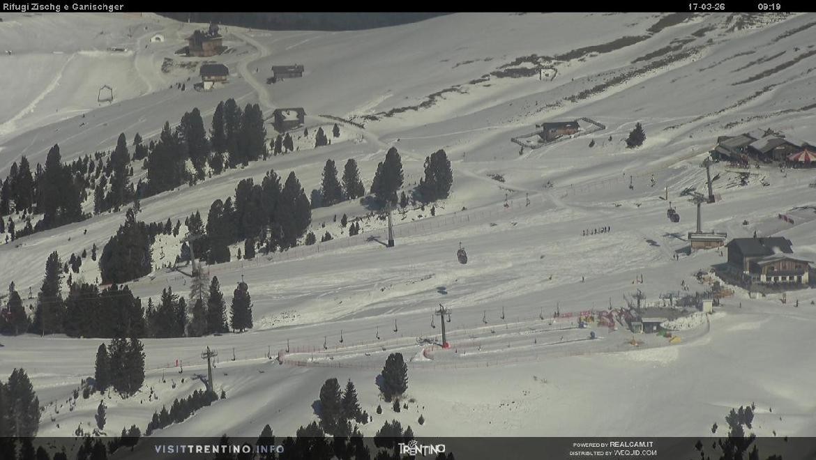 Archived image Webcam Val di Fiemme Rifugi Zisch