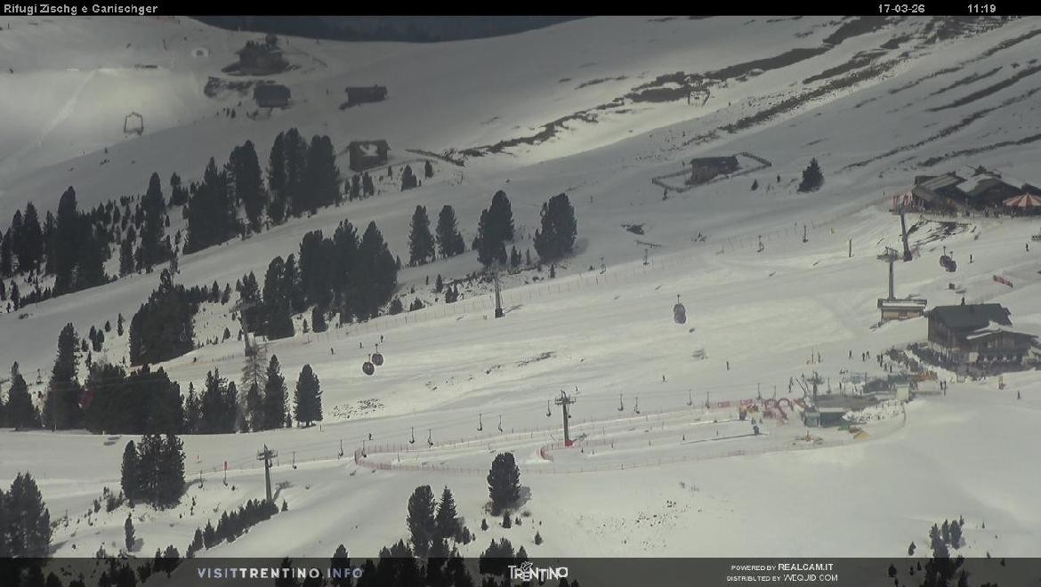 Archived image Webcam Val di Fiemme Rifugi Zisch