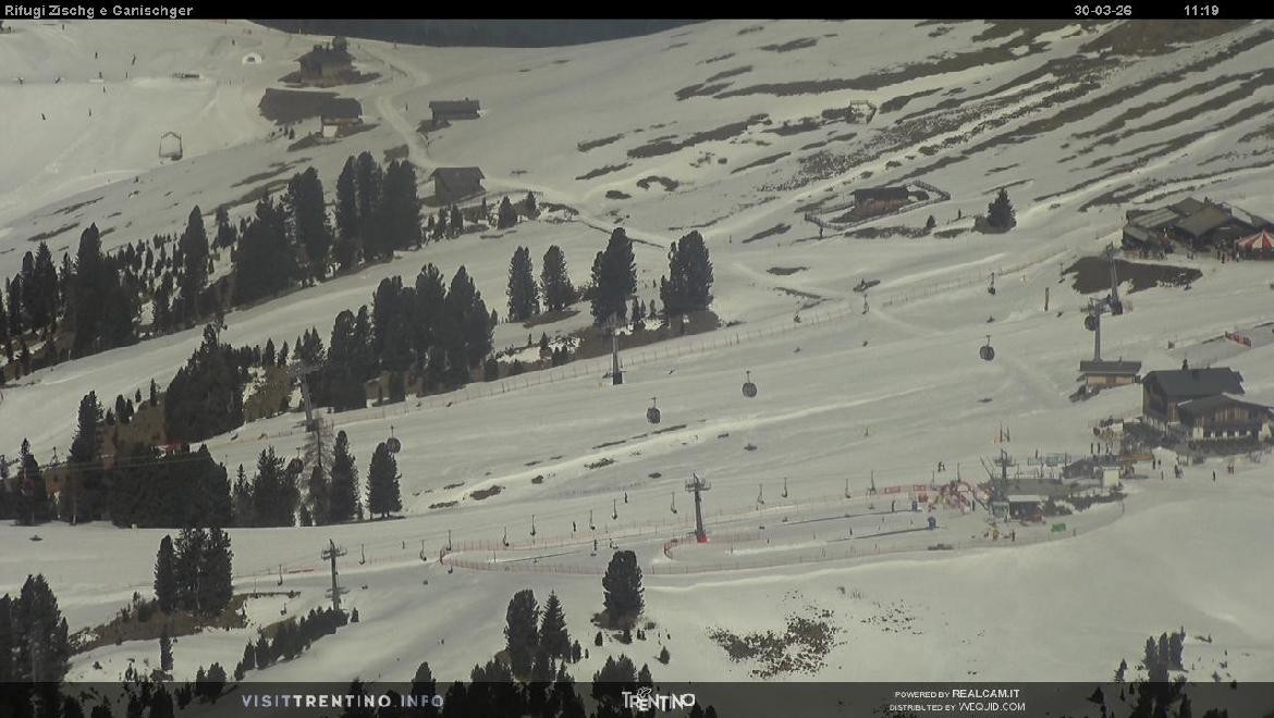 Archived image Webcam Val di Fiemme Rifugi Zisch