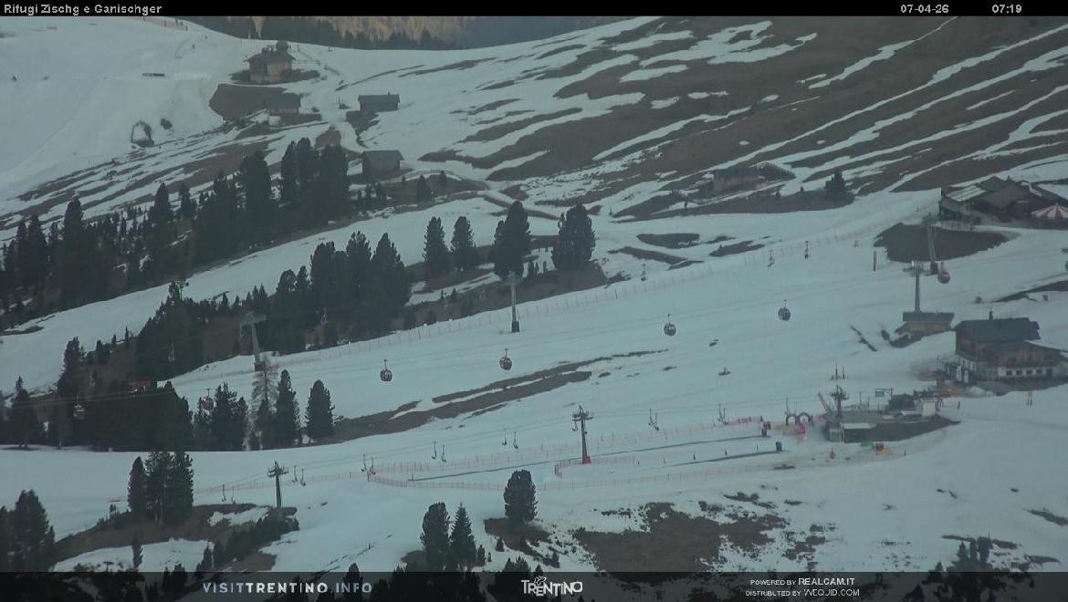 Archived image Webcam Val di Fiemme Rifugi Zisch