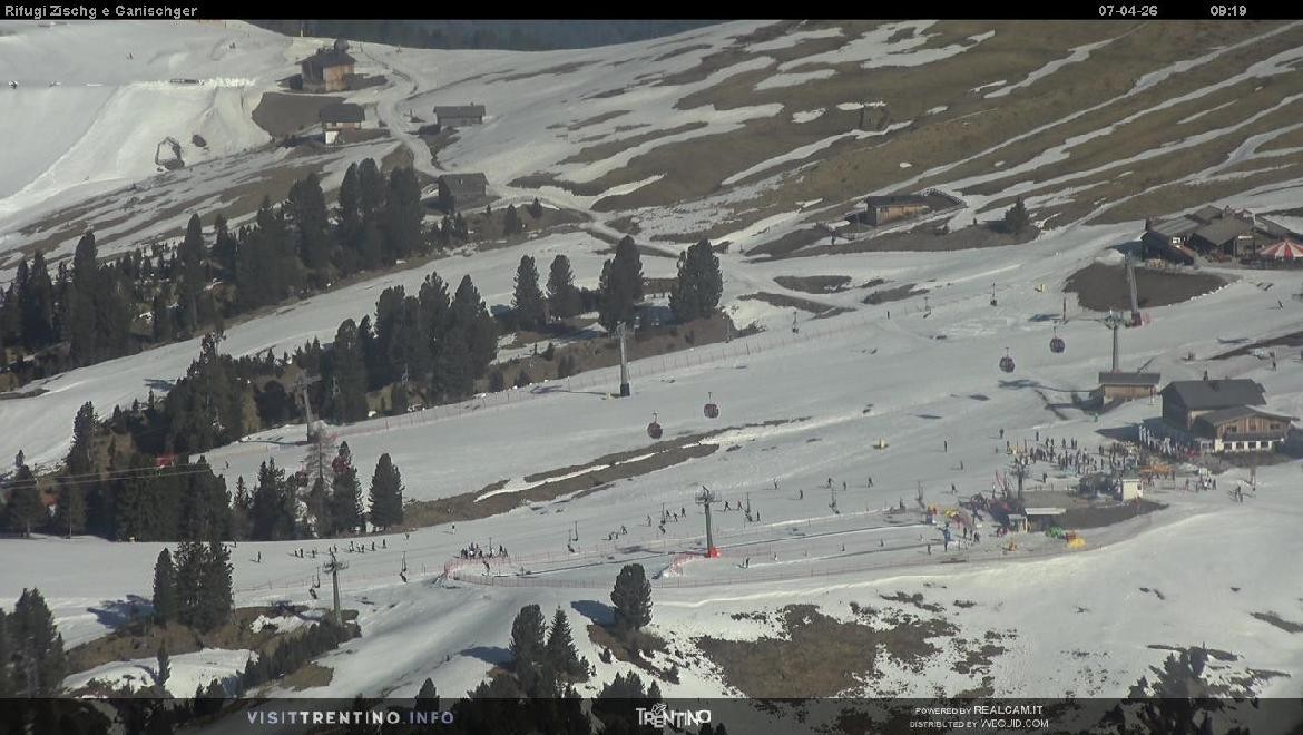 Archived image Webcam Val di Fiemme Rifugi Zisch