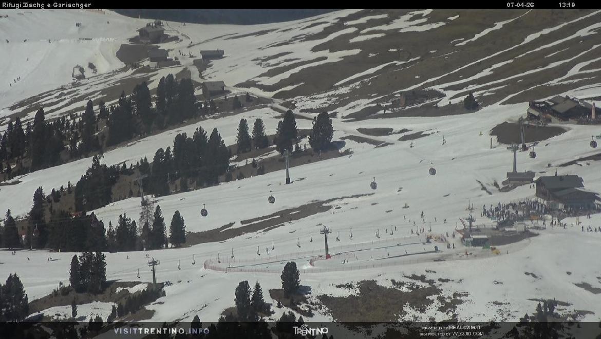 Archived image Webcam Val di Fiemme Rifugi Zisch