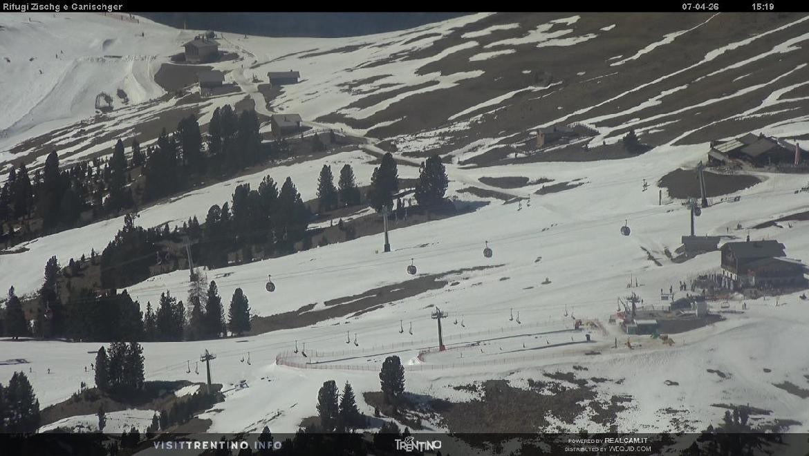 Archived image Webcam Val di Fiemme Rifugi Zisch