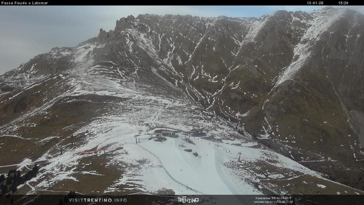 Archived image Webcam Val di Fiemme: Rifugio Pass Feudo