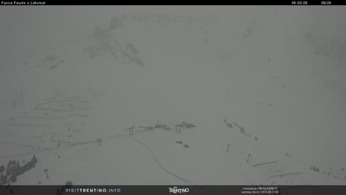 Archived image Webcam Val di Fiemme: Rifugio Pass Feudo