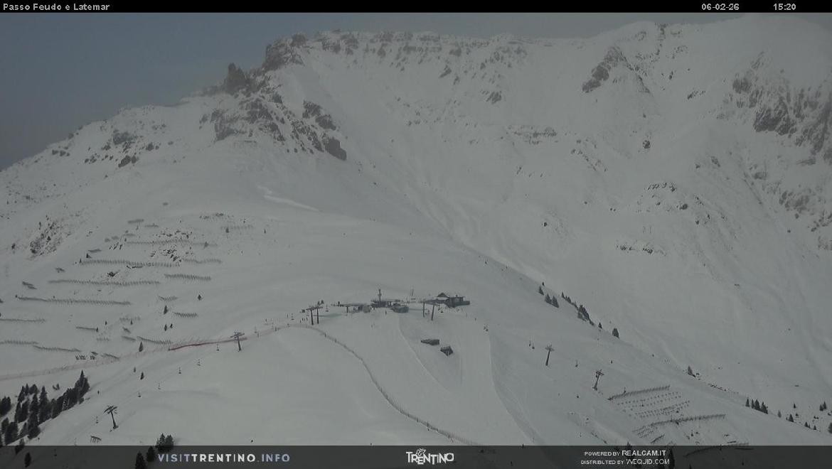 Archived image Webcam Val di Fiemme: Rifugio Pass Feudo