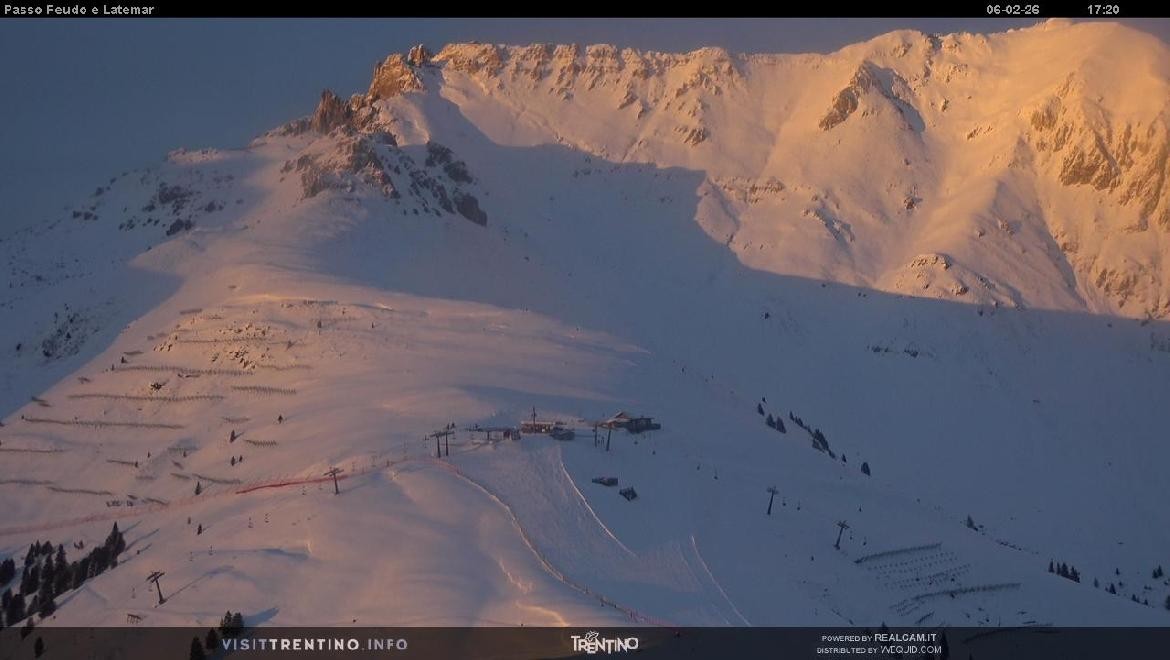 Archived image Webcam Val di Fiemme: Rifugio Pass Feudo