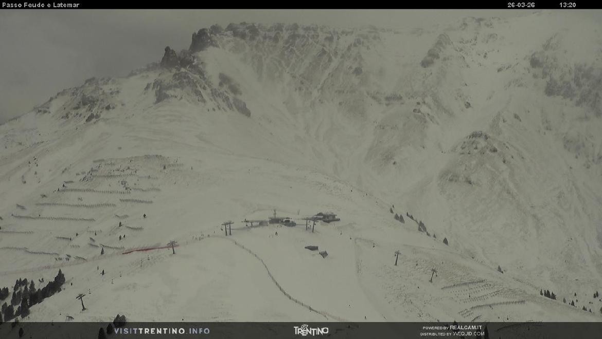 Archived image Webcam Val di Fiemme: Rifugio Pass Feudo
