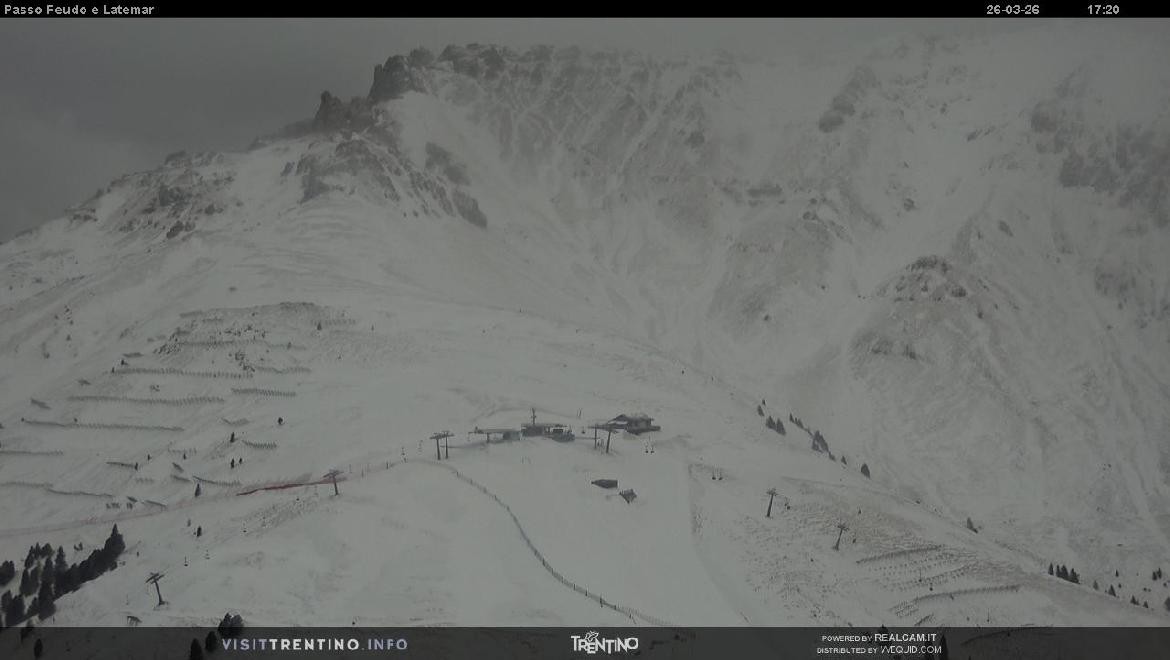 Archived image Webcam Val di Fiemme: Rifugio Pass Feudo