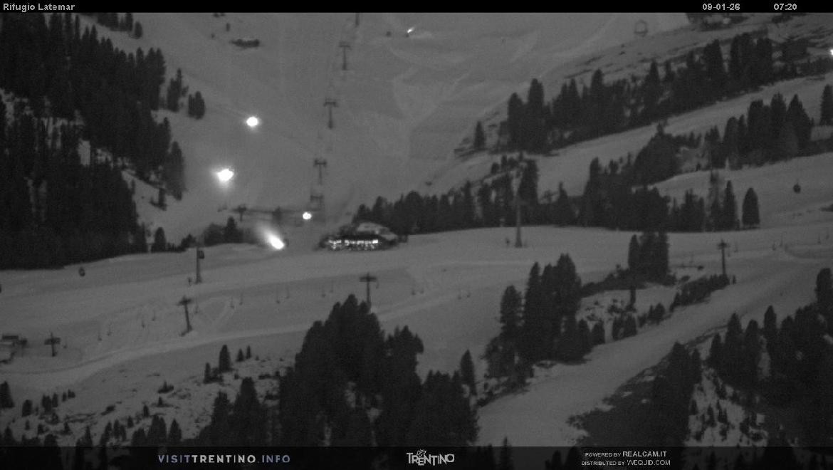 Archiv Foto Webcam Fleimstal, Rifugio Latemar